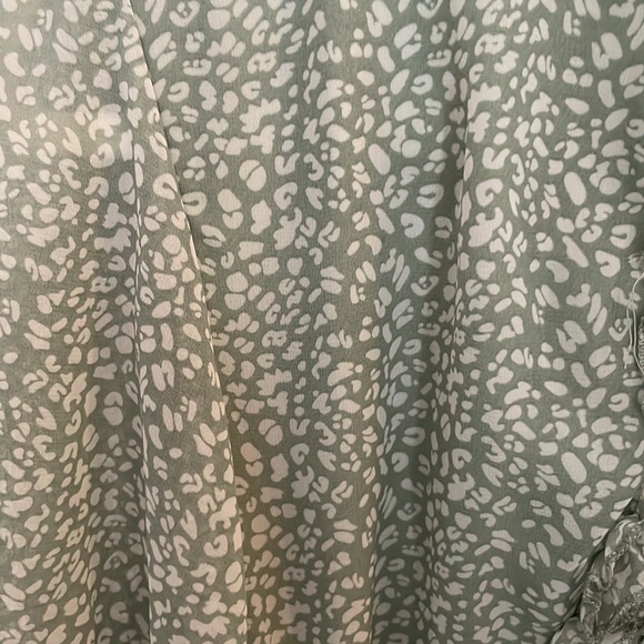 Green and White Summer Dress - Picture 3 of 4